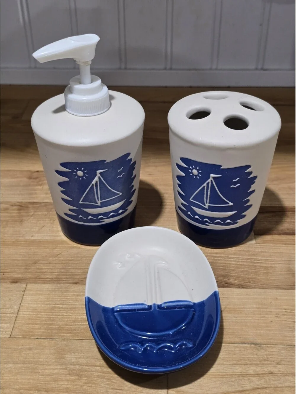 3pc Bathroom Set Hand Soap Pump Dispenser Toothbrush Holder  Soap/ Trinket Dish